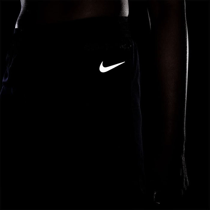 Nike Damen Tempo Luxe Shorts, Shwartz, L